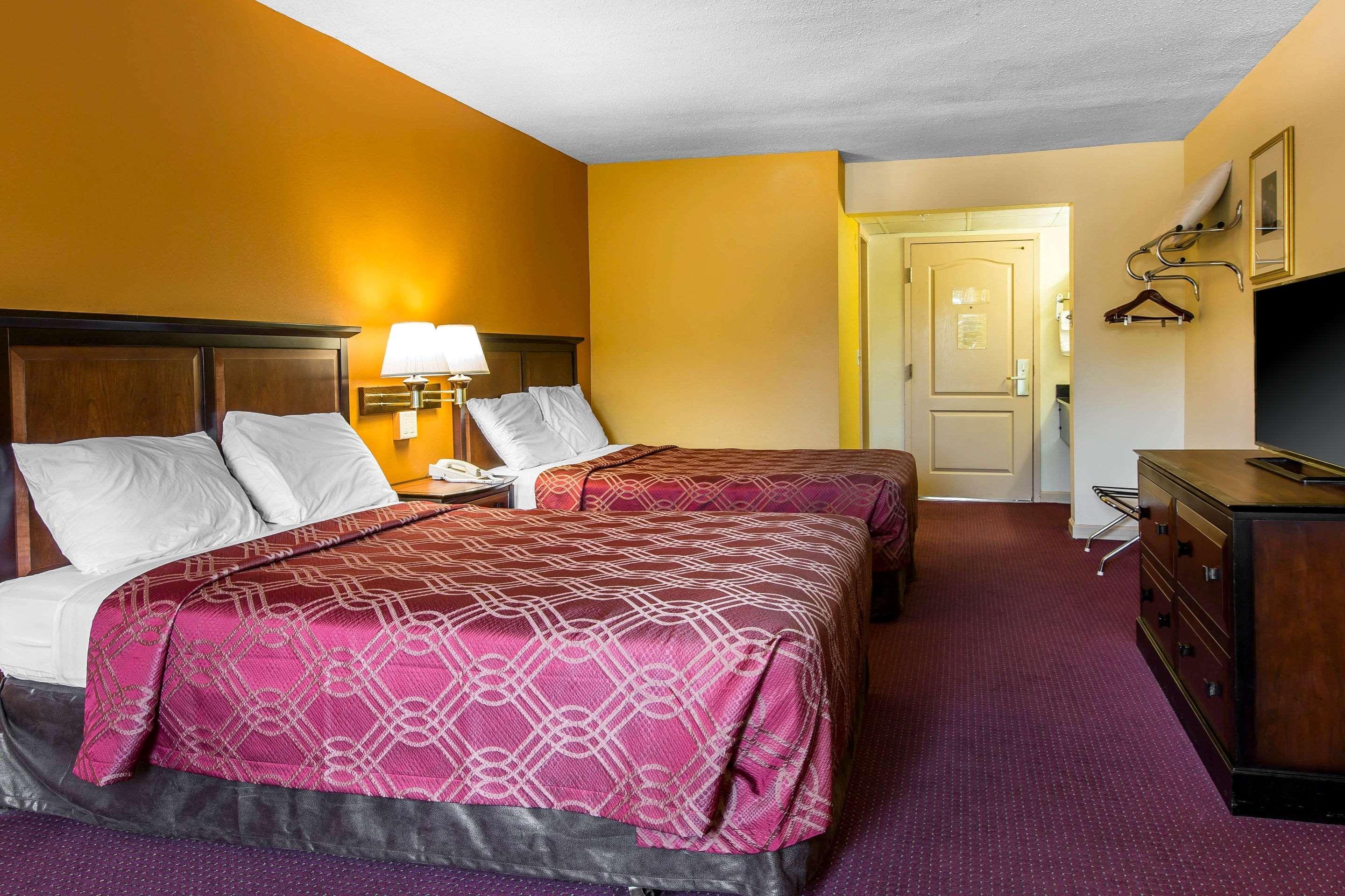 Econo Lodge At Six Flags Austell Exteriér fotografie
