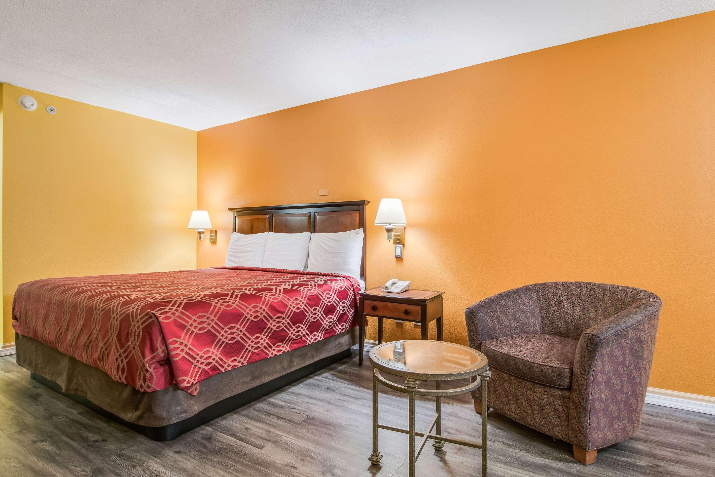 Econo Lodge At Six Flags Austell Exteriér fotografie