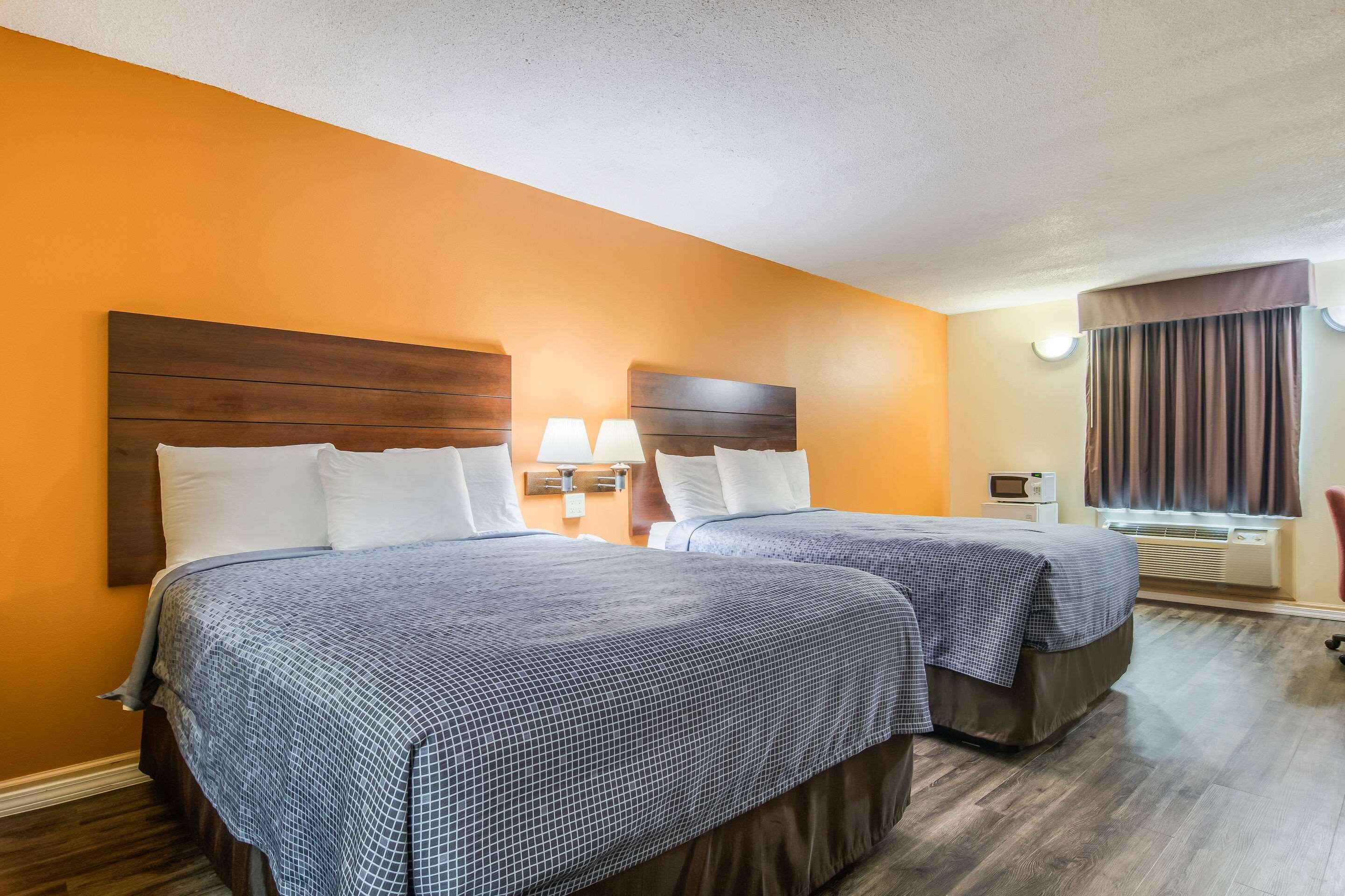 Econo Lodge At Six Flags Austell Exteriér fotografie