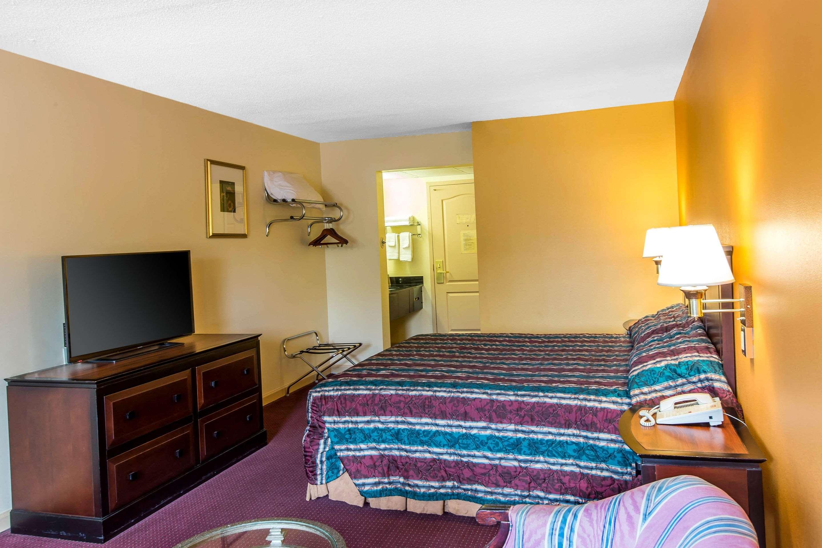 Econo Lodge At Six Flags Austell Exteriér fotografie
