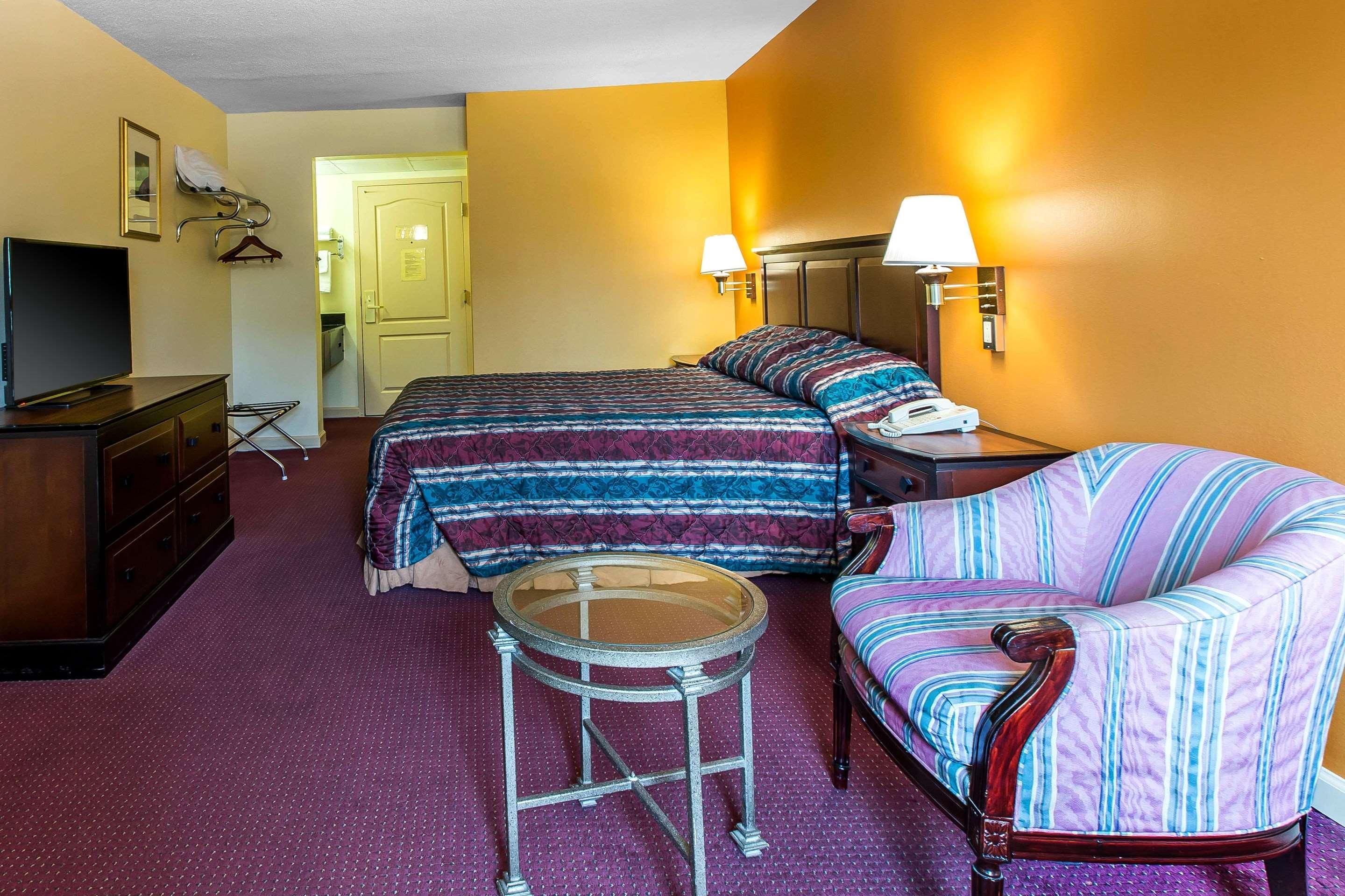 Econo Lodge At Six Flags Austell Exteriér fotografie